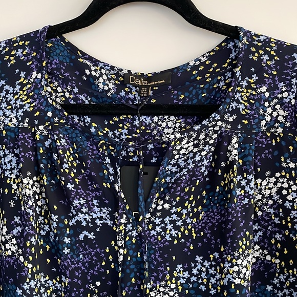 NWT Dalia - Ditsy Floral Dress - size US 6 - Picture 11 of 12